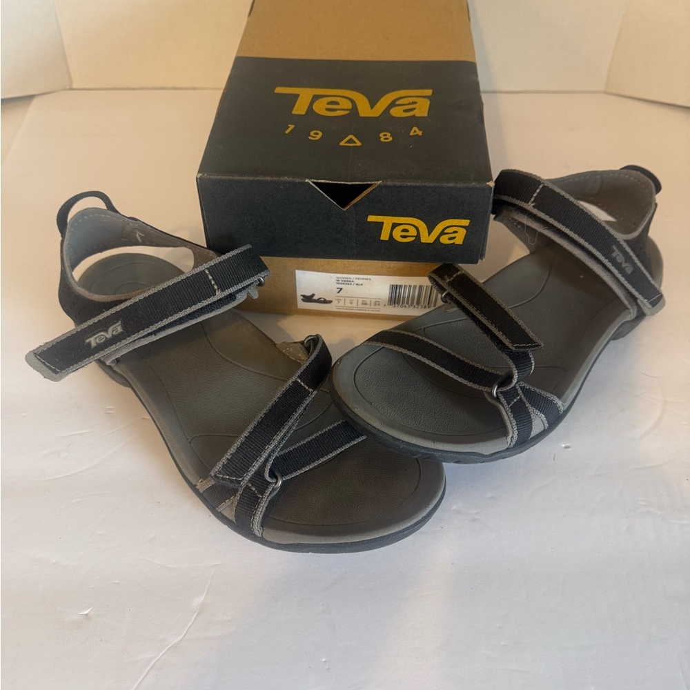 Teva Black and Gray Adjustable‎ Strap Sandals - Picture 7 of 7